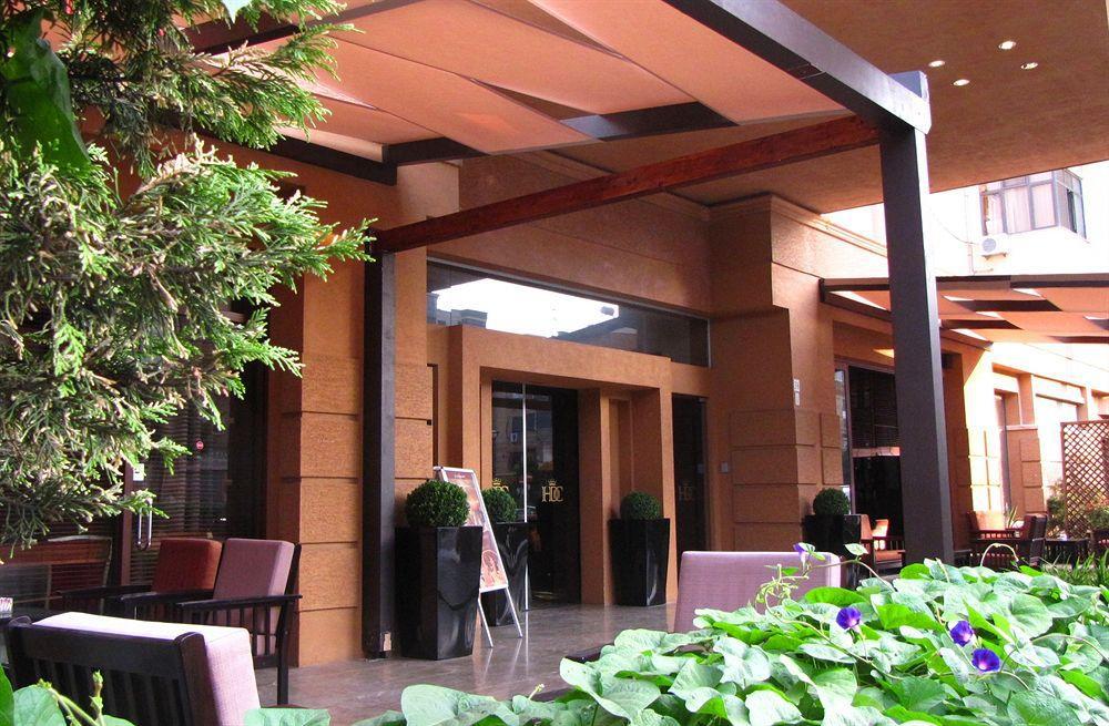 Hotel Doro City Тирана Экстерьер фото