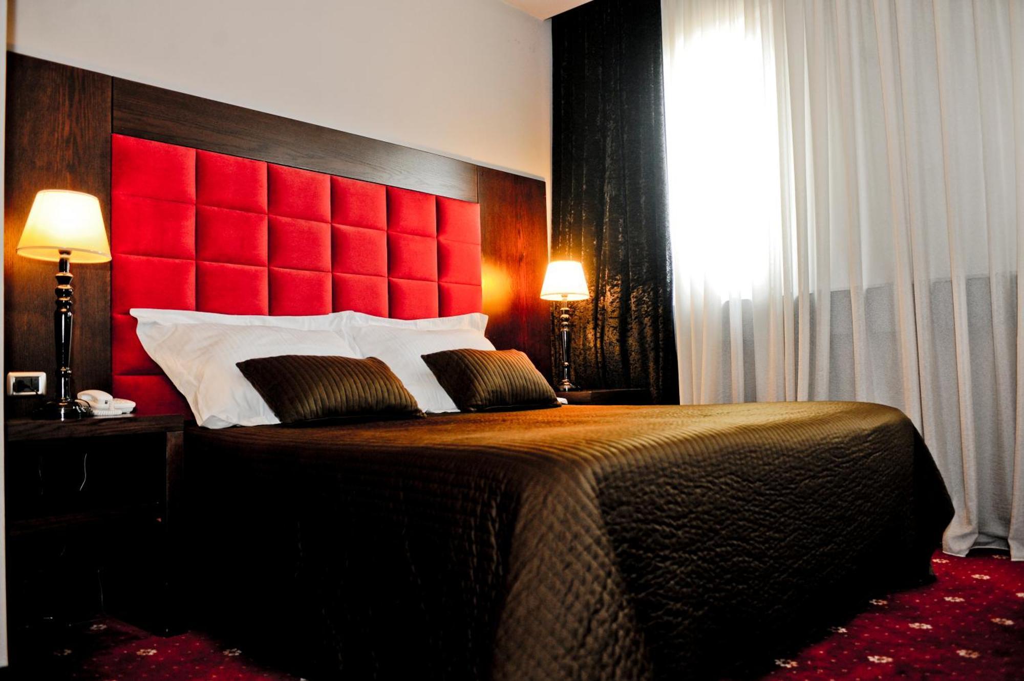 Hotel Doro City Тирана Экстерьер фото